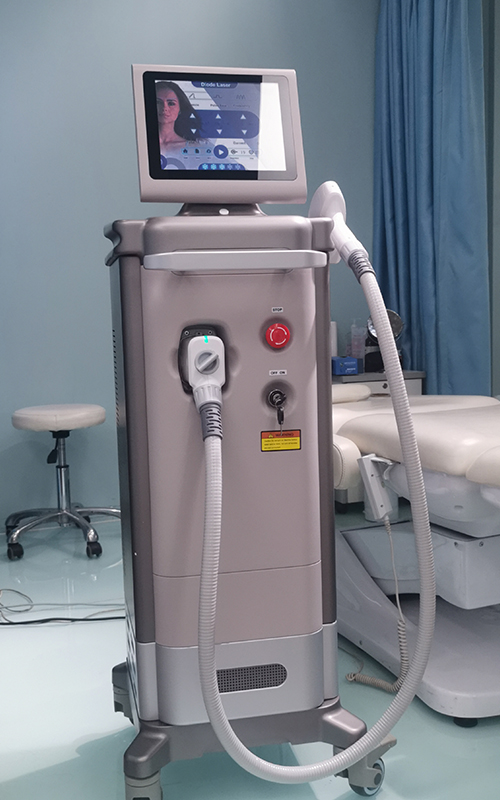 2000W High Power Handle 808nm 755nm 1064nm 3 in 1 Diode Laser Hair Removal Machine With CE Approved For Commerical And Home Use