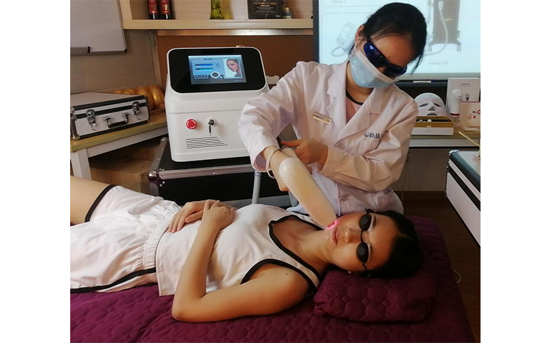 Portable diode laser hair removal machine
